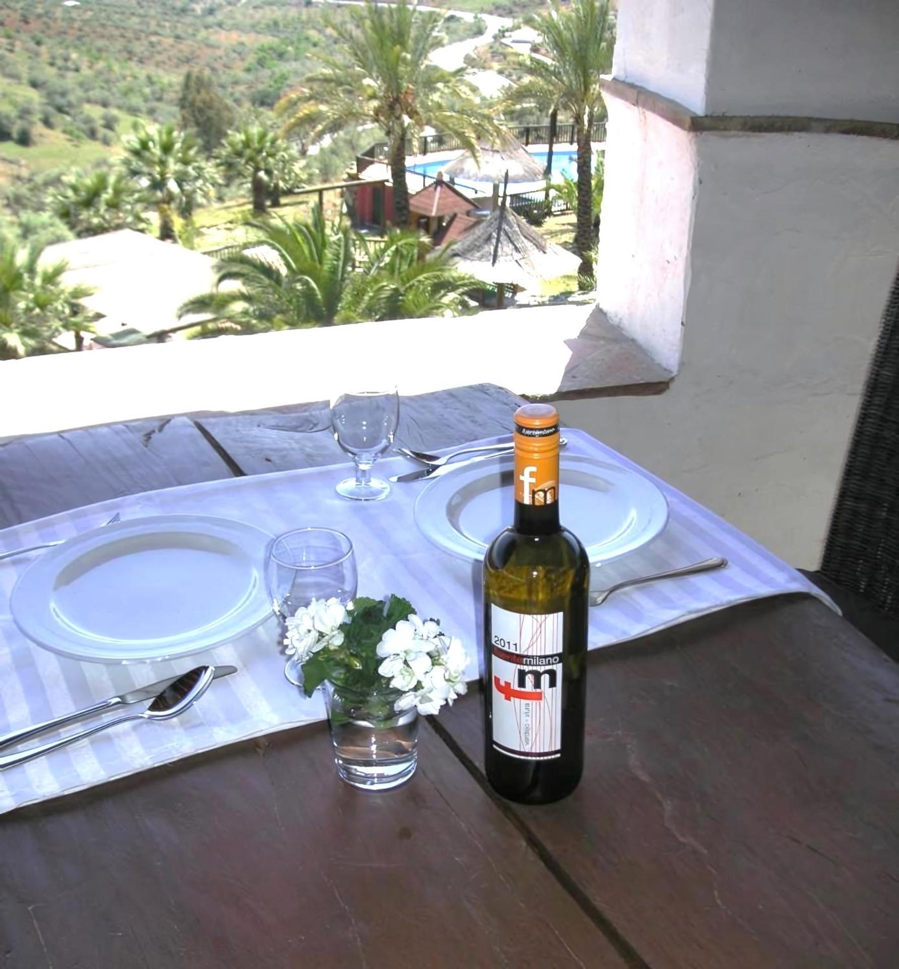 Castle Tower Ground Floor Apartment In Rural Holiday Park 'Cezanne' Tolox Buitenkant foto