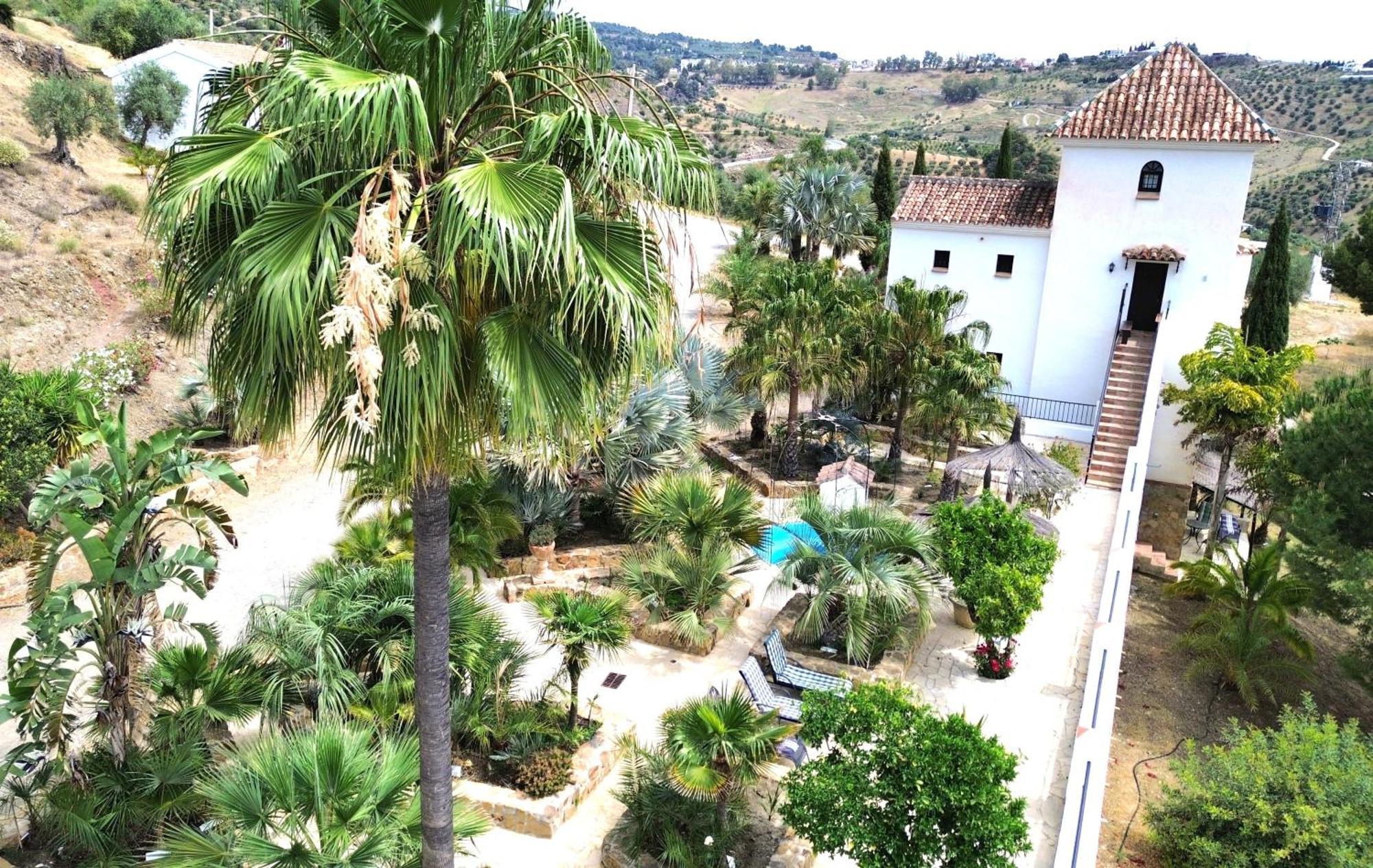 Castle Tower Ground Floor Apartment In Rural Holiday Park 'Cezanne' Tolox Buitenkant foto