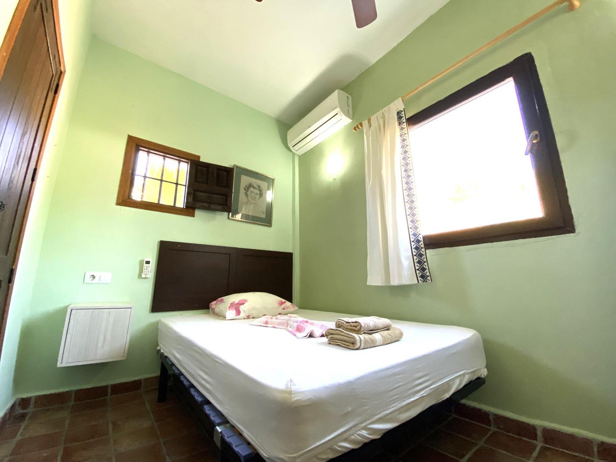 Castle Tower Ground Floor Apartment In Rural Holiday Park 'Cezanne' Tolox Buitenkant foto