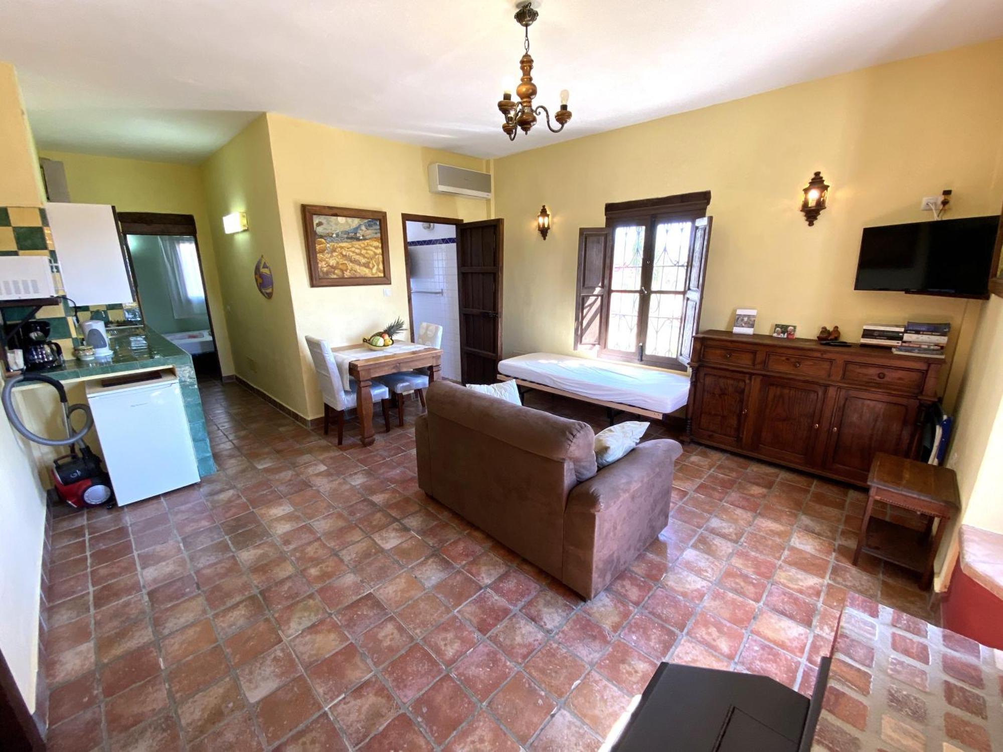 Castle Tower Ground Floor Apartment In Rural Holiday Park 'Cezanne' Tolox Buitenkant foto