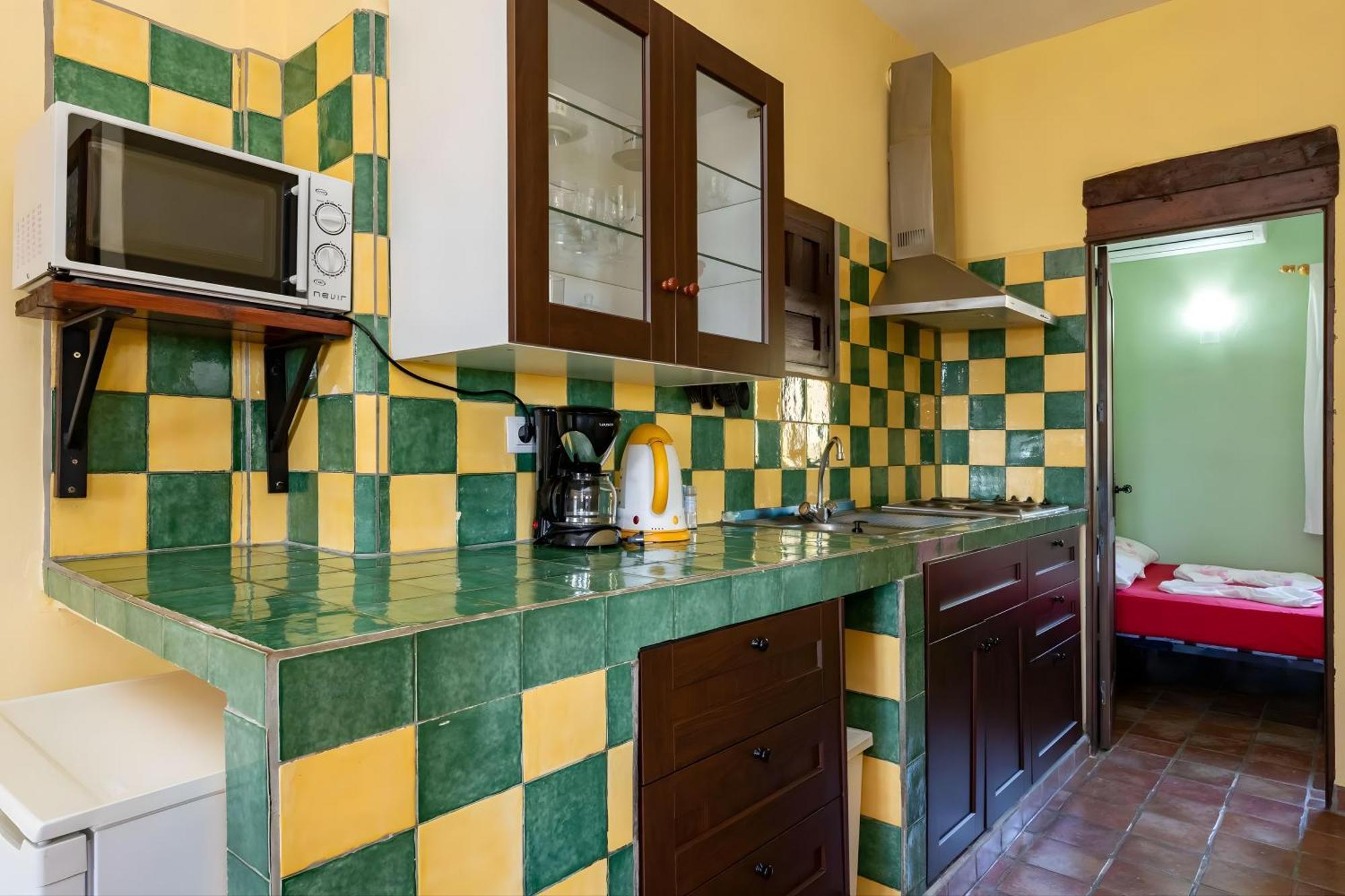 Castle Tower Ground Floor Apartment In Rural Holiday Park 'Cezanne' Tolox Buitenkant foto