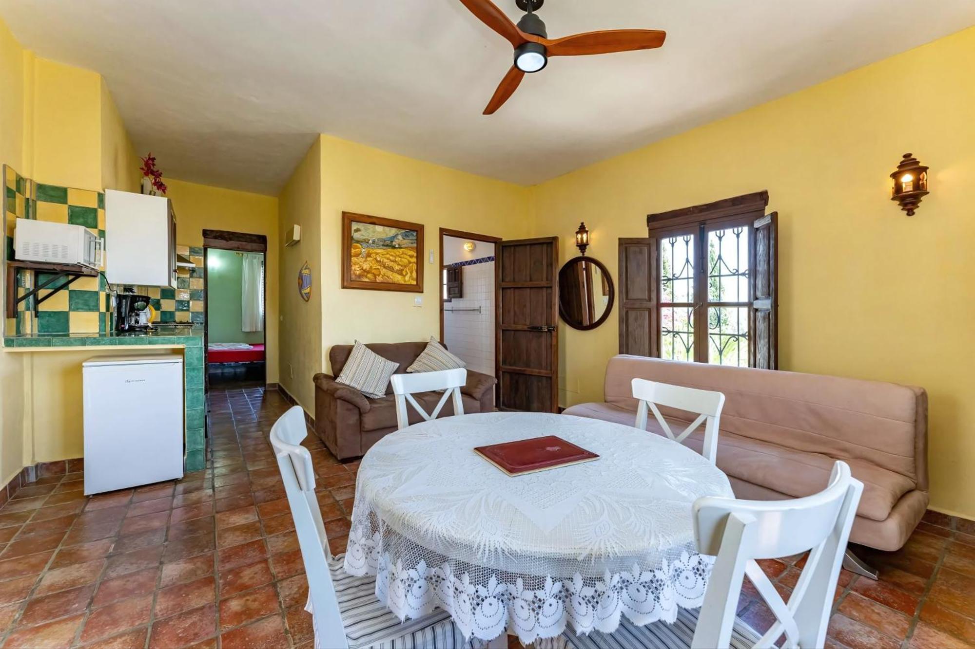 Castle Tower Ground Floor Apartment In Rural Holiday Park 'Cezanne' Tolox Buitenkant foto